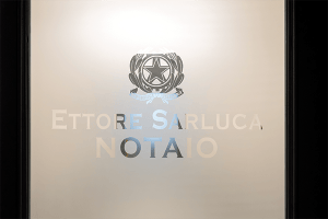 Insegna dello studio Notaio Ettore Sarluca